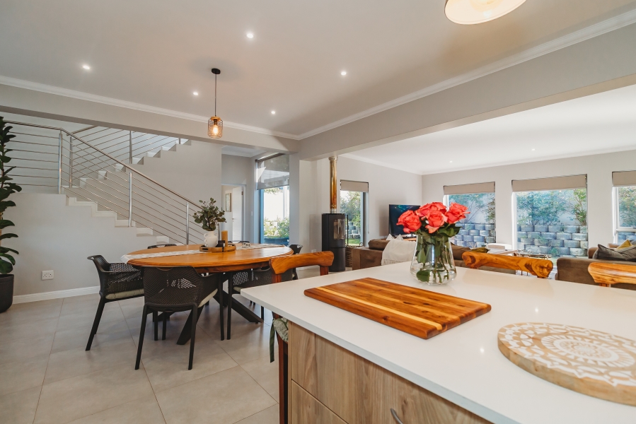4 Bedroom Property for Sale in Kingswood Golf Estate Western Cape